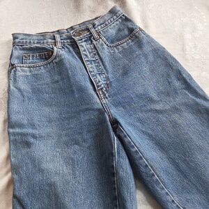 Vintage High Rise Mid Wash Mom Jeans